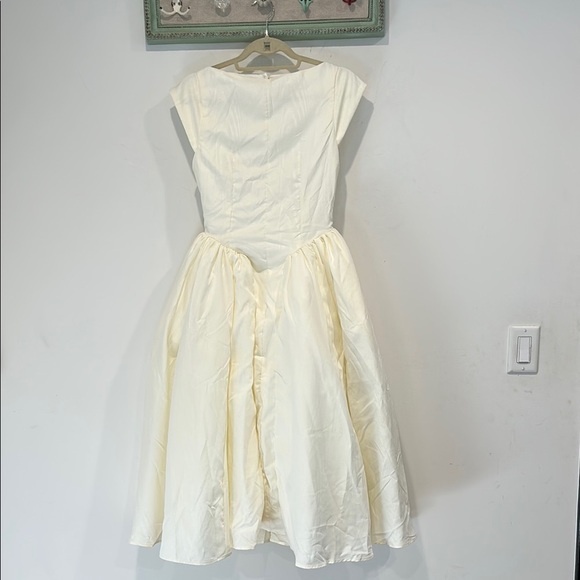 Vintage Dresses & Skirts - Bridal 50s Vintage Egg Cream A line wood grain Midi Dress open back women small